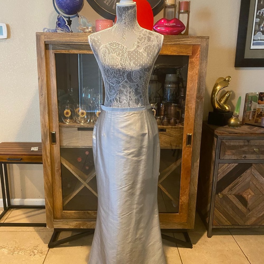 Stunning Imperio Long flair out silver size 2